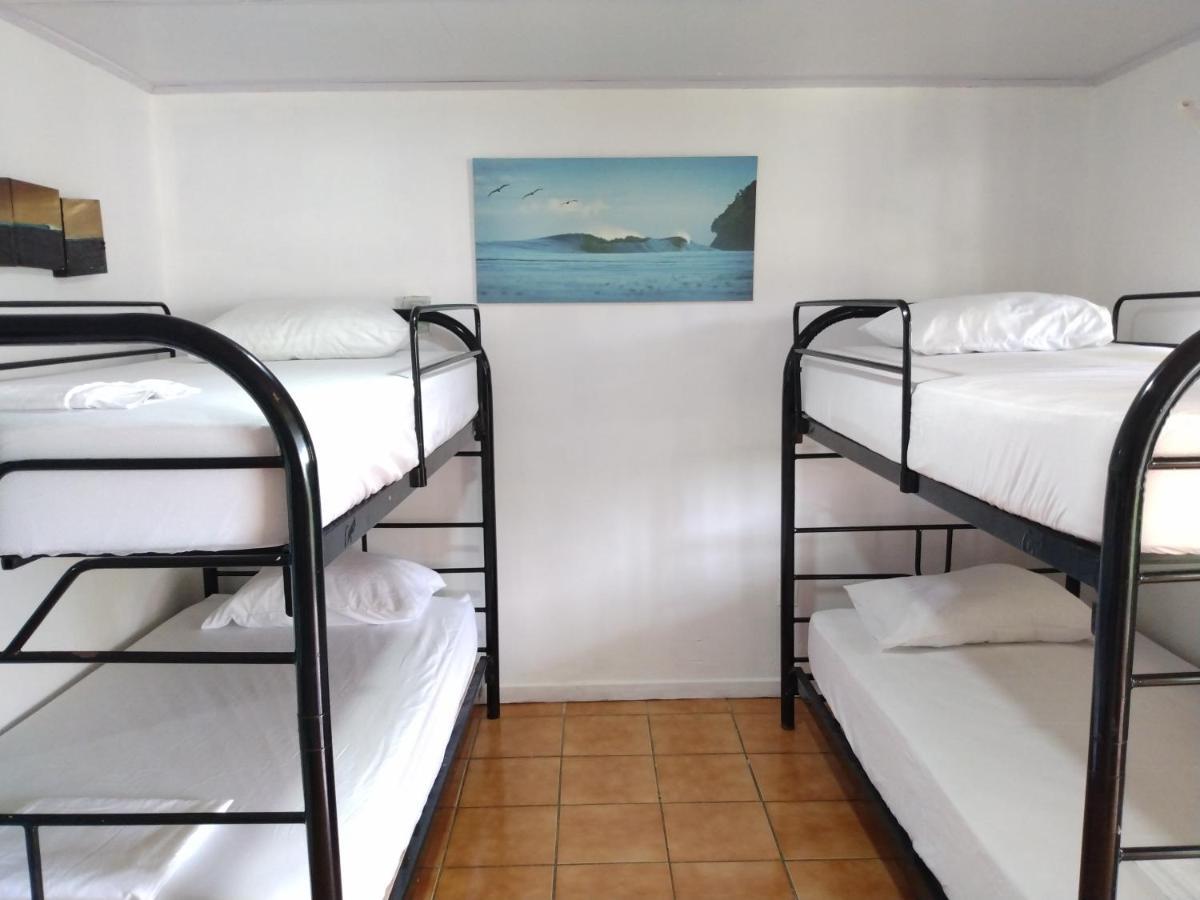 Buena Nota Hostel Jaco Exterior photo
