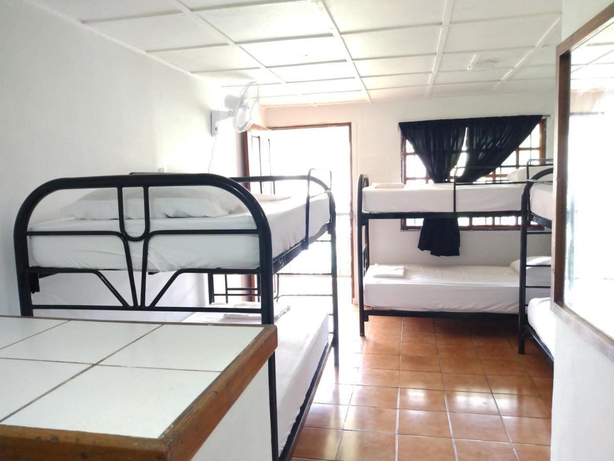 Buena Nota Hostel Jaco Exterior photo